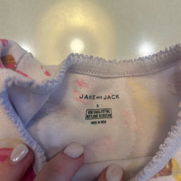 Janie and Jack donut cupcake pajamas 5T! Adorable. Retail $56 - Picture 4 of 5